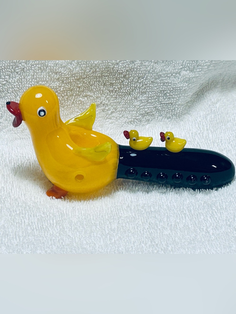 Glass Yellow Duck w 2 little duck accent hand piece